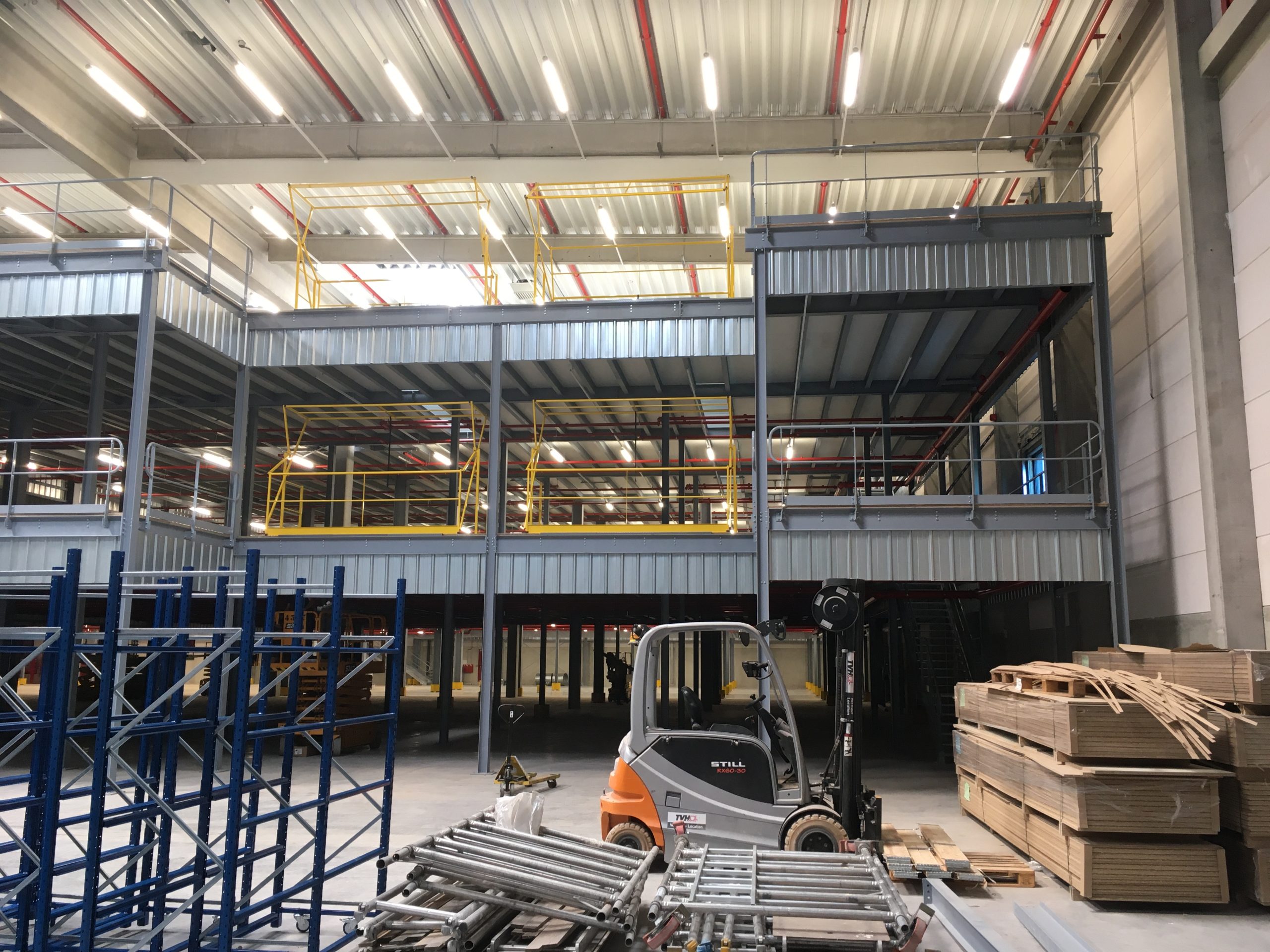 Façade de la plateforme et accès