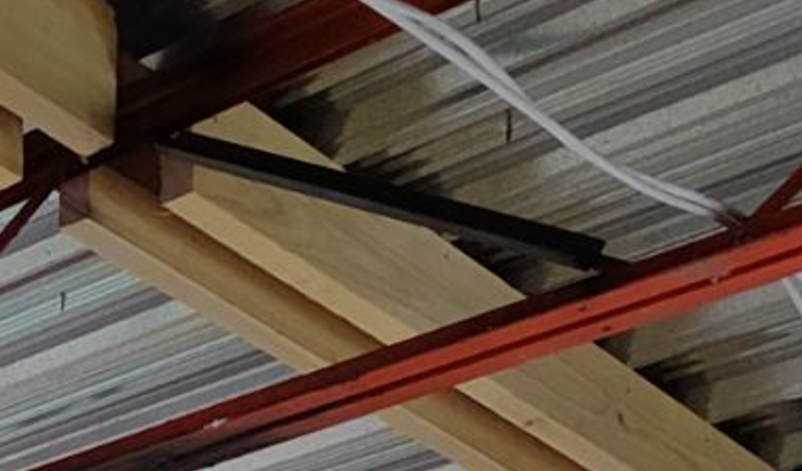 Vue sous toiture : les éléments de la structure